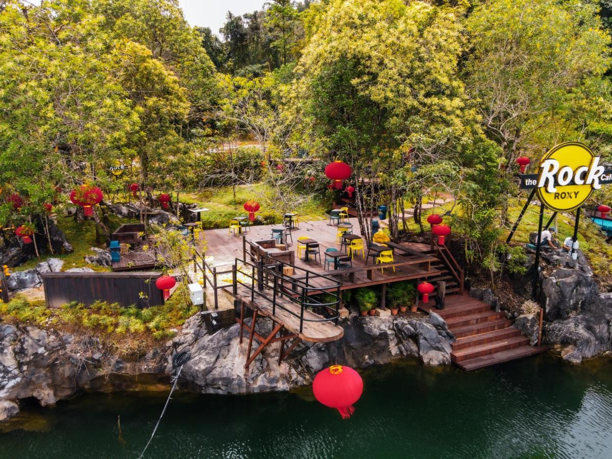 Roxy Tasik Biru Resort City Bau Zewnętrze zdjęcie