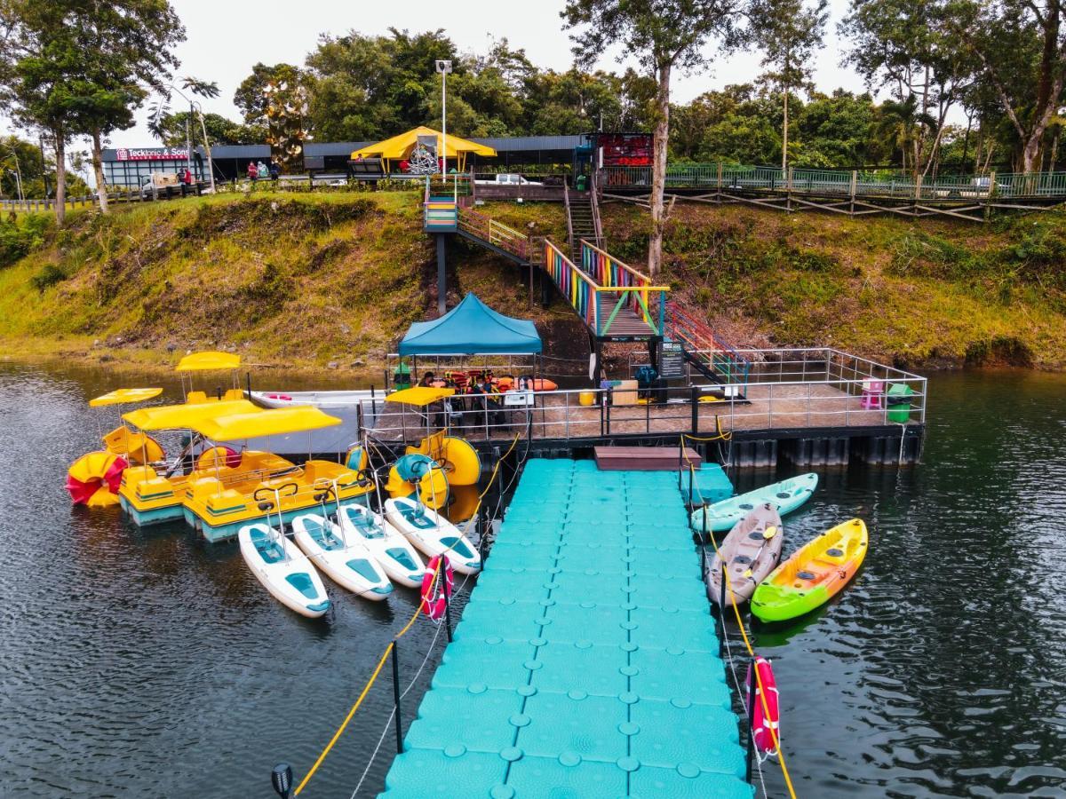 Roxy Tasik Biru Resort City Bau Zewnętrze zdjęcie