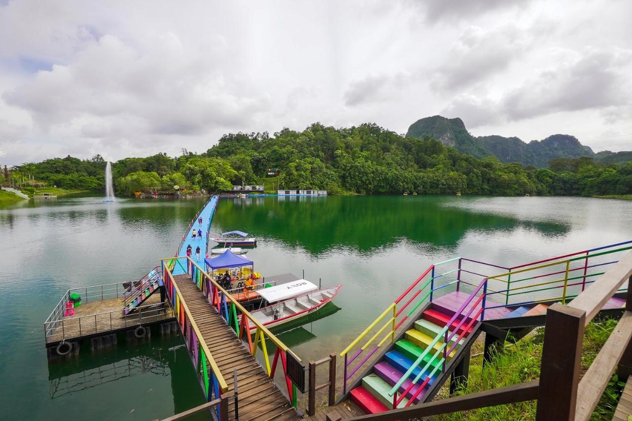 Roxy Tasik Biru Resort City Bau Zewnętrze zdjęcie